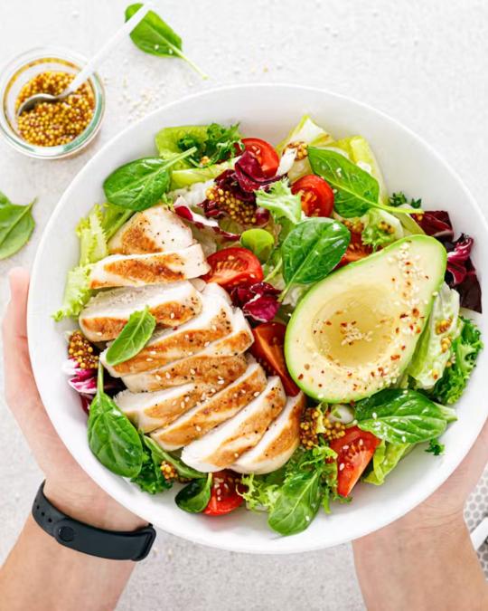 Comment profiter de l'été sans prendre de poids : conseils simples pour garder l'équilibre - Pectino : Les vitamines et les minéraux